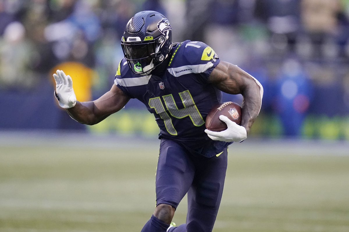 Megalodon_101's tweet photo. Be honest, has anyone ever seen @dkm14 and @KamChancellor in the same room? 

@TheUndroppables https://t.co/90kcgAsBYd