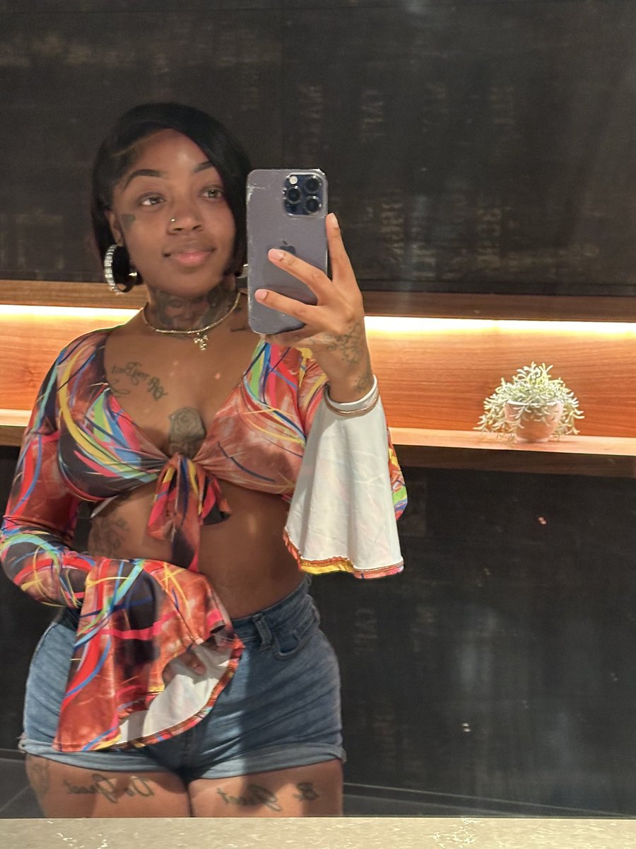 AssAndAttitude's tweet image. i got a thing for you &amp;amp; i can’t let go