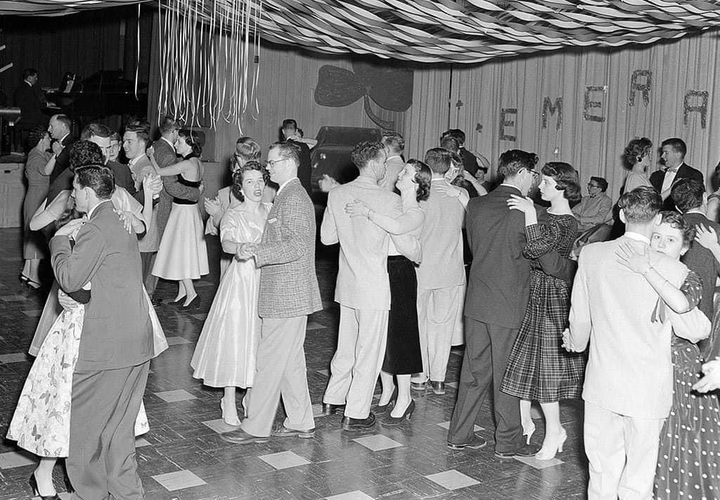 CBaileyPrez's tweet photo. Happy 89th Birthday, Lower Columbia College! https://t.co/dy3L0EVwdl