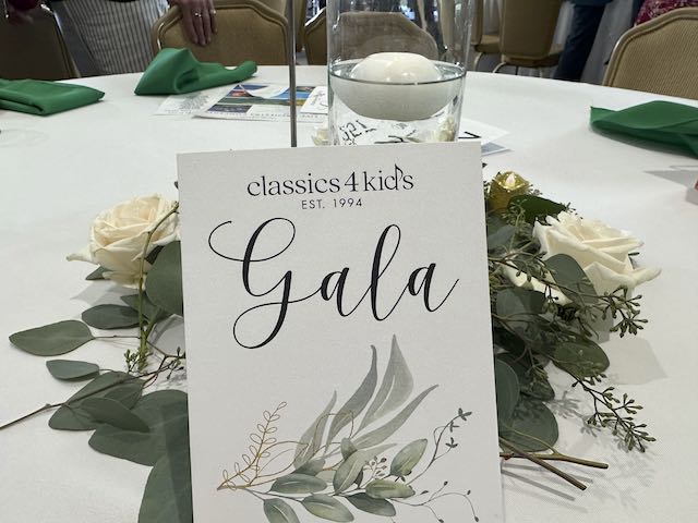 Anne Fennell tweet media