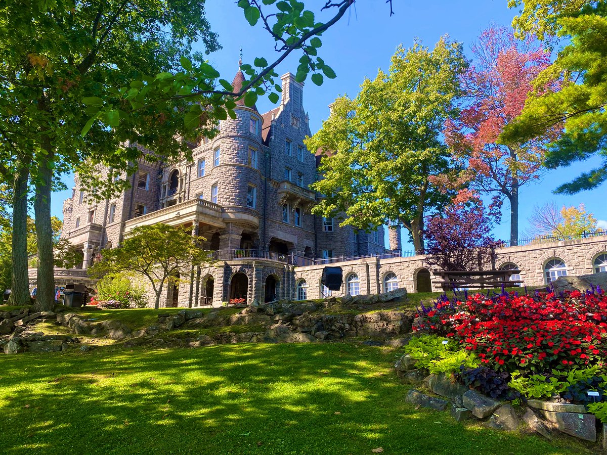 jiaqingli's tweet photo. Ce voyage au château de Boldt a été très intéressant. 
#boldtcastle #thousandislands #heartisland #newyork #1000islands #gananoque #kingston https://t.co/EIdJEshFUM