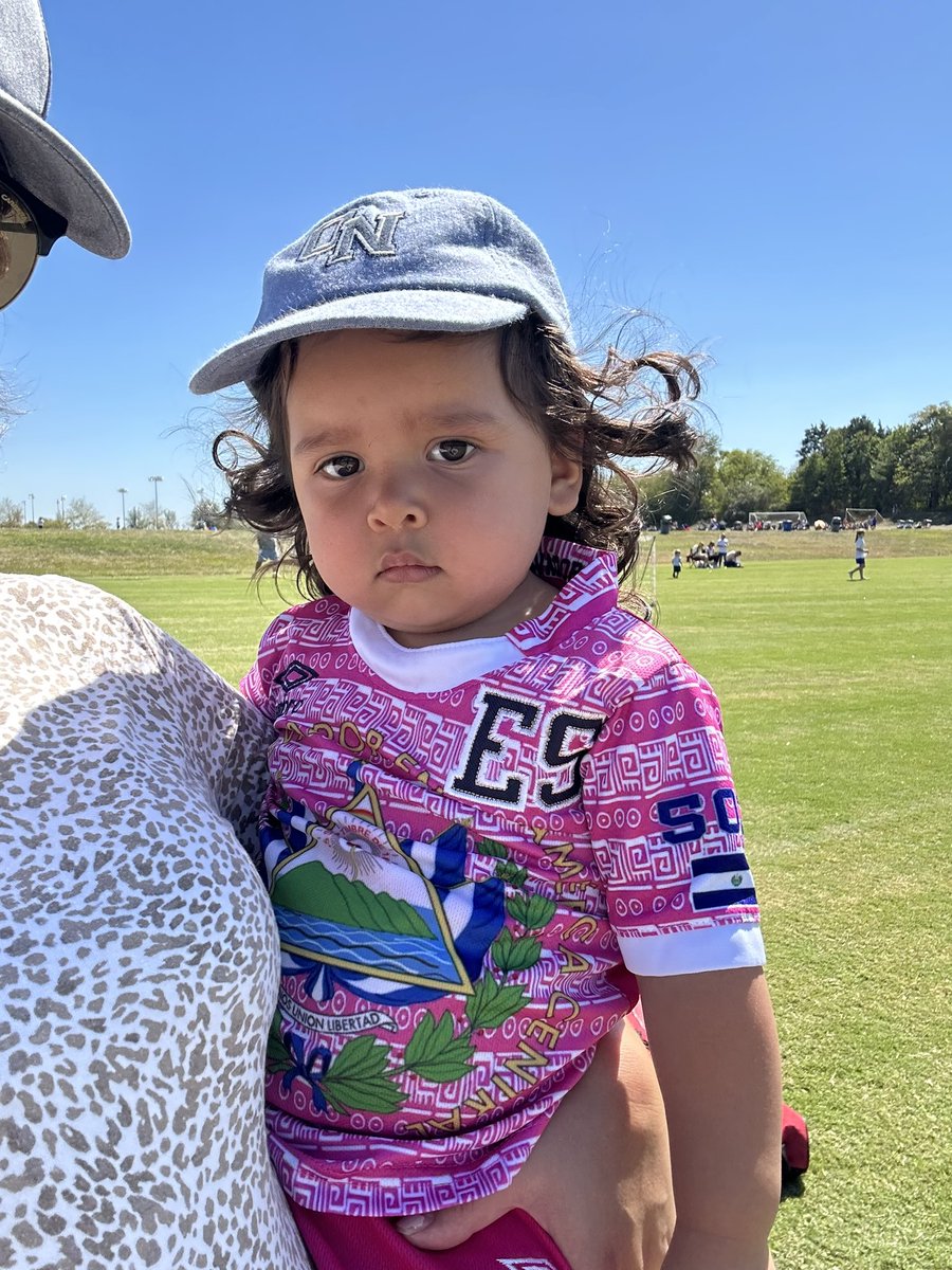 HelloooKeilaa's tweet photo. My girl stay repping 🇸🇻 https://t.co/2qg8sFxynp