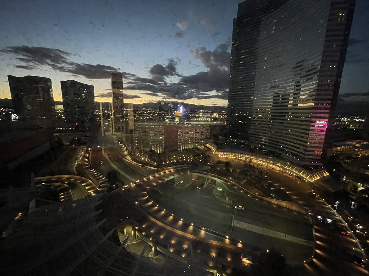 terranaomi's tweet photo. Cool view of Vegas. I’m going to have to leave my room eventually #IntrovertAdventures https://t.co/h8hiujXpi3