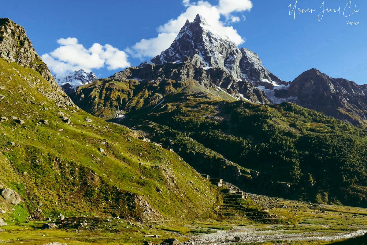 EcoVibeExplorer's tweet photo. Shounter Valley, Upper Neelum Valley, Azad Kashmir, Pakistan.

Shounter Pass, which connects Kashmir with Gilgit-Baltistan is also in this valley. The trek can be done both ways from Astore to Kel and from Kashmir to Astore.
Credits: @usmanjavedch 

#Pakistan https://t.co/f9Y224Vjgg