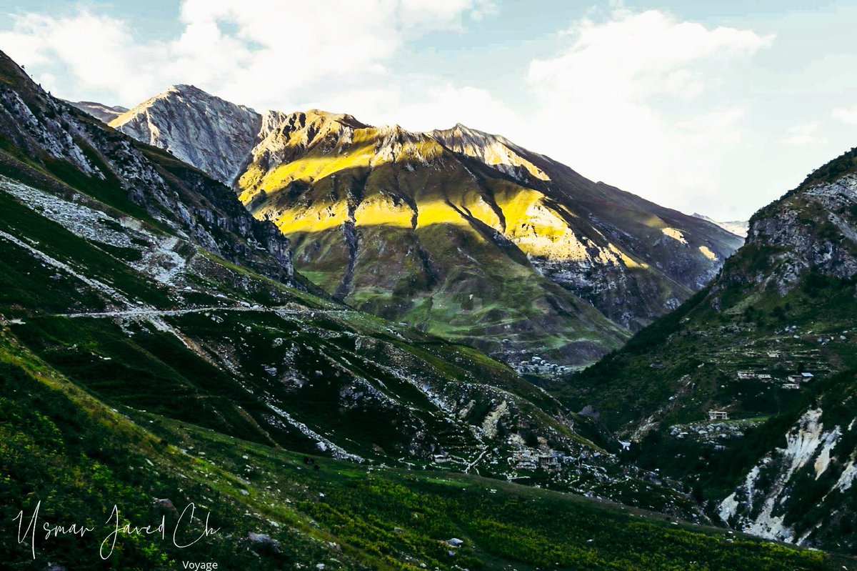 EcoVibeExplorer's tweet photo. Shounter Valley, Upper Neelum Valley, Azad Kashmir, Pakistan.

Shounter Pass, which connects Kashmir with Gilgit-Baltistan is also in this valley. The trek can be done both ways from Astore to Kel and from Kashmir to Astore.
Credits: @usmanjavedch 

#Pakistan https://t.co/f9Y224Vjgg