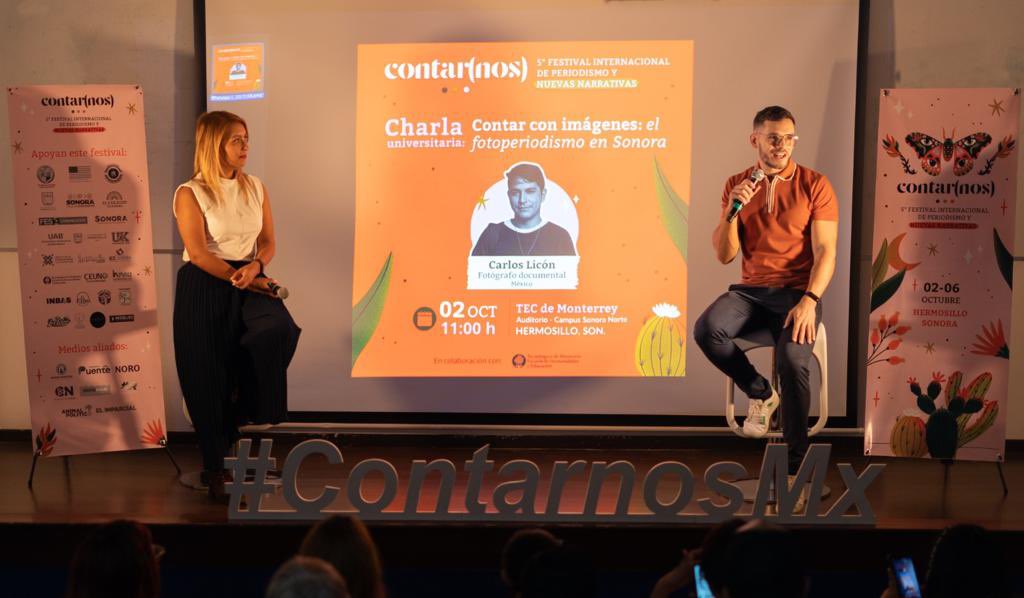 ContarnosMx's tweet photo. 🎓Iniciamos nuestro ciclo de #CharlasUniversitarias hablando de #Fotoperiodismo. 

El fotógrafo documental #CarlosLicón nos hizo viajar por la historia de la imagen hasta llegar al fotoperiodismo hecho desde Sonora.

Gracias al @TECcampusSON por abrir sus puertas al #Contarnos 
y al maestro @gonmurua por su apoyo.

#ContarnosMx 2023