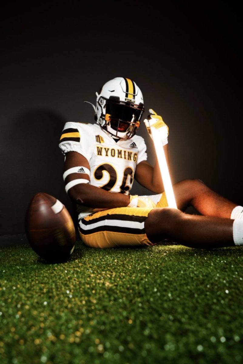 dontaeburch24's tweet photo. Thank you @wyo_football for such amazing first OV! Loved the hospitality and loved Laradise! #RideForTheBrand #GoPokes

@samantha_patten @ghaugii7 @CoachABohl @CoachBHen @CoachCBohl @CPA_Football @Coach_BurtonCPA @Coach_BurtonCPA @Coachtdhammack @BroncoTom1967  @VandewalleEliza https://t.co/7LWEGnSwF0