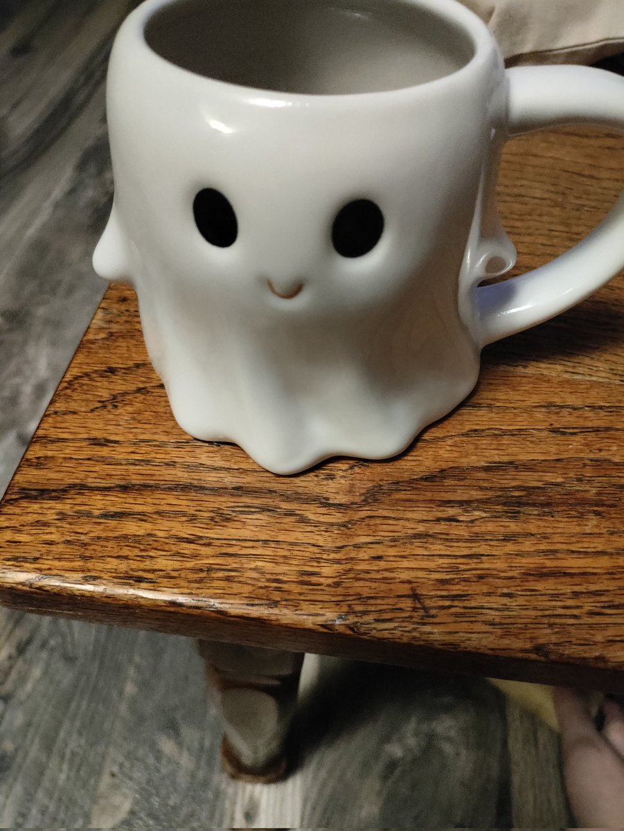 lilspydermunkey's tweet photo. #OctoberPhotoChallenge 2023 Day 2: Fall Cup
Look at this wee mug my mom gave me! I Love the little fella! https://t.co/PbFXROvBkI