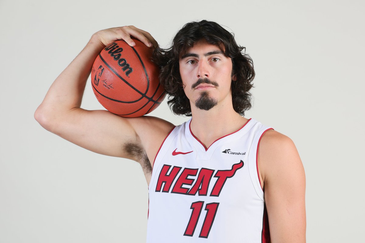 NBAMEX's tweet photo. Imposible no emocionarnos al ver al mexicano @jaquez_jr en el media day del @MiamiHEAT 🥹🇲🇽🏀 https://t.co/6T64Hu5iAo