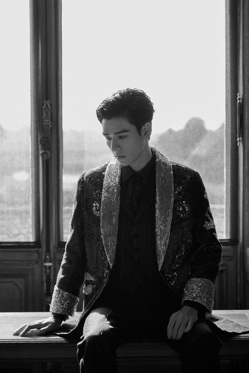 dramapotatoe's tweet photo. #GongJun’s studio shares more pics for the Maison Margiela show at Paris Fashion Week

More - https://t.co/MeCE308top https://t.co/TQe1YO1cvq