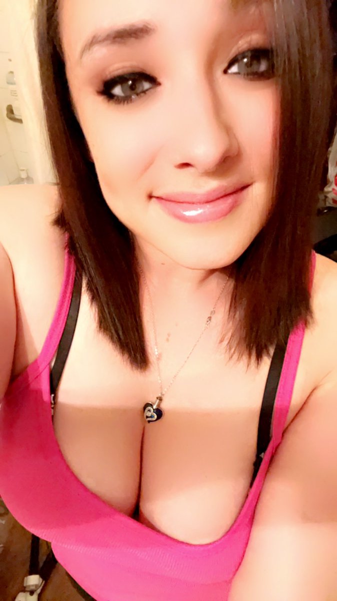 HannahThic's tweet photo. Just bored... https://t.co/aBvnIu102l