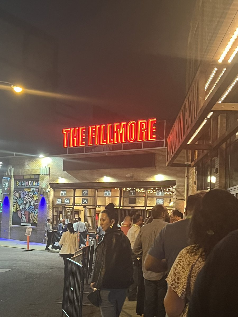 joditravers's tweet photo. Monday night with REO Speedwagon at the #NECAPhilly23 closing celebration! 🎸��� https://t.co/28Gw87M5Ib