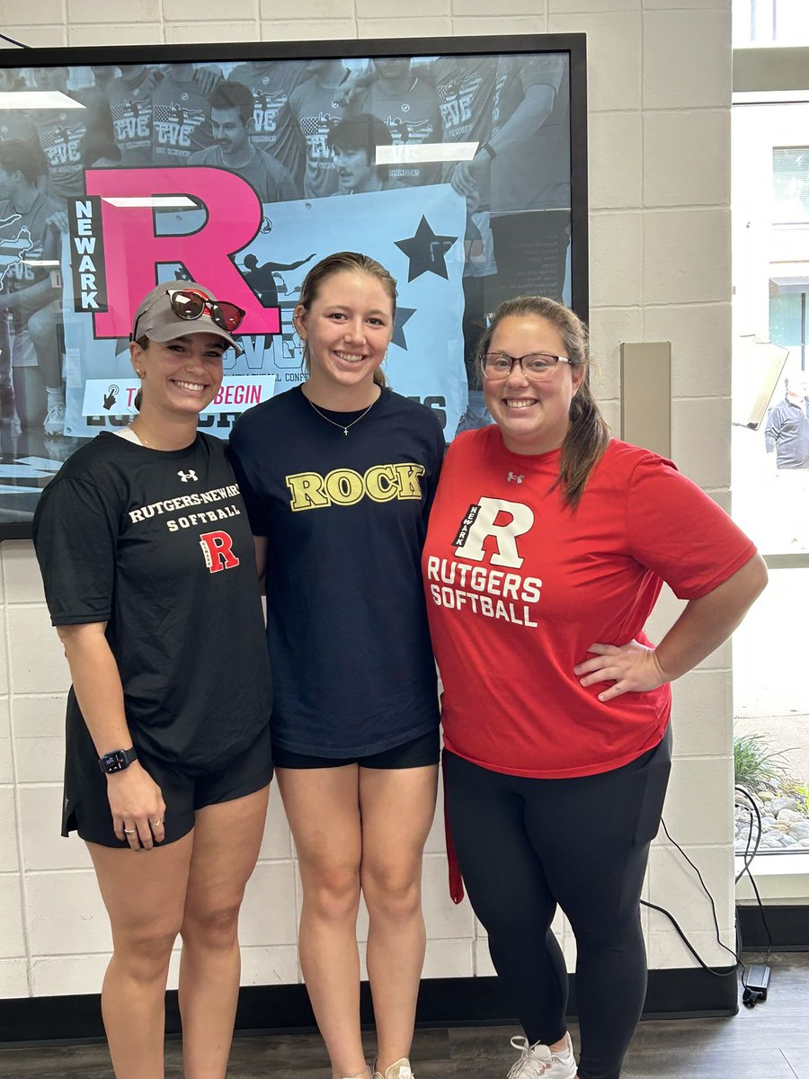 Ellery Mahony (@mahonyelle93960) on Twitter photo Beyond excited to announce I will be continuing my academic and athletic career at Rutgers University Newark. I would like to thank my coaches, family, and friends who have made this possible. #goscarletraiders <a href="/RutgersNewarkSB/">Rutgers Newark Softball</a> <a href="/RockGoldWaye/">Rock Gold Waye Softball</a> <a href="/PburyHSSoftball/">PHS Falcon Softball</a> Beyond excited to announce I will be continuing my academic and athletic career at Rutgers University Newark. I would like to thank my coaches, family, and friends who have made this possible. #goscarletraiders <a href="/RutgersNewarkSB/">Rutgers Newark Softball</a> <a href="/RockGoldWaye/">Rock Gold Waye Softball</a> <a href="/PburyHSSoftball/">PHS Falcon Softball</a>