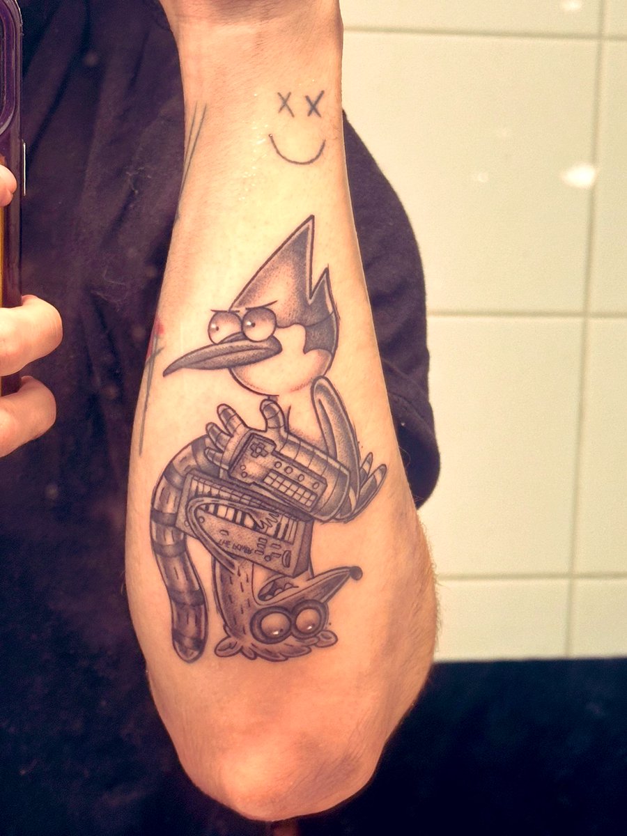 elfelixwtf's tweet photo. New tattoo :,) #regularshow #mordecai #rigby @JGQuintel https://t.co/udtuA4VZQd