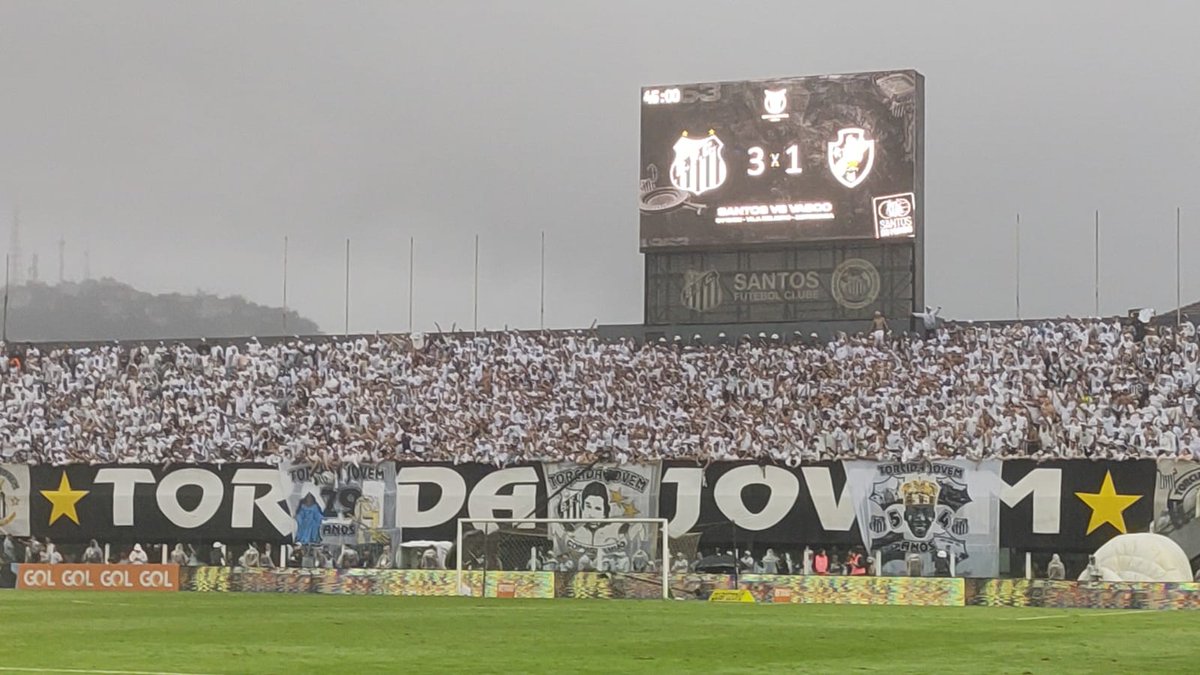 tjovemsfc's tweet photo. Na partida de ontem, a massa santista foi mais uma vez decisiva para a vitória e a saída do Santos de um lugar em que nunca deveria ter ficado. Foram feitas homenagens ao Eterno Presidente Cosmo Damião, e os aniversários da Torcida Jovem e da Sub Baixada.

https://t.co/R0ocnOACXY https://t.co/VD3u6vLnTh