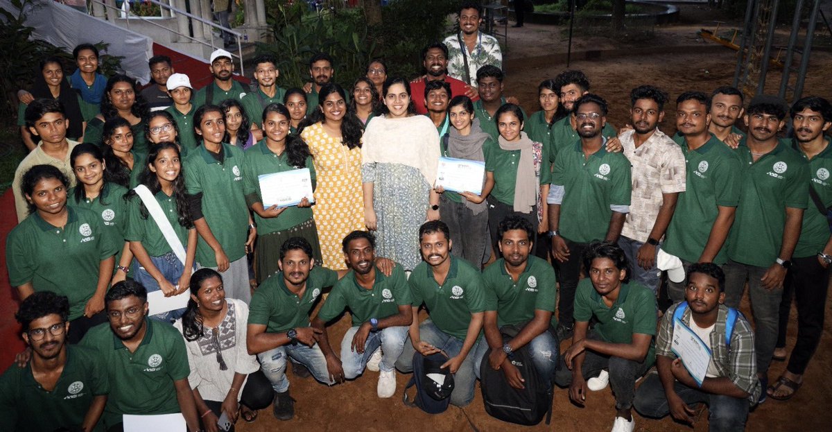 greenarmyintl's tweet image. Green Army team with the Hon. Thiruvananthapuram City Mayor Arya Rajendran S and the Health Standing Committee Chairperson Ms. Gayathri Babu.

#greenarmyinternational 
#greenprotocol
#breakfreefromplastic 
#GreenArmy 
#MyWasteMyResponsibility