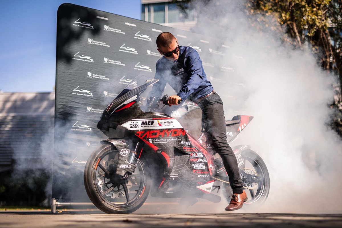 LemWroclaw's tweet photo. We celebrated like this after the premiere, as you can see Tachyon is eager to start🔥
MotoStudent competition is just a week away!⚡️

#LEMWroclawMotorsport #LEMTachyon #WroclawUniversityofScienceandTechnology #lemwroclaw #MotoStudent  #MotoStudentElectric #ElectricVehicle https://t.co/rvLfc2LPy2
