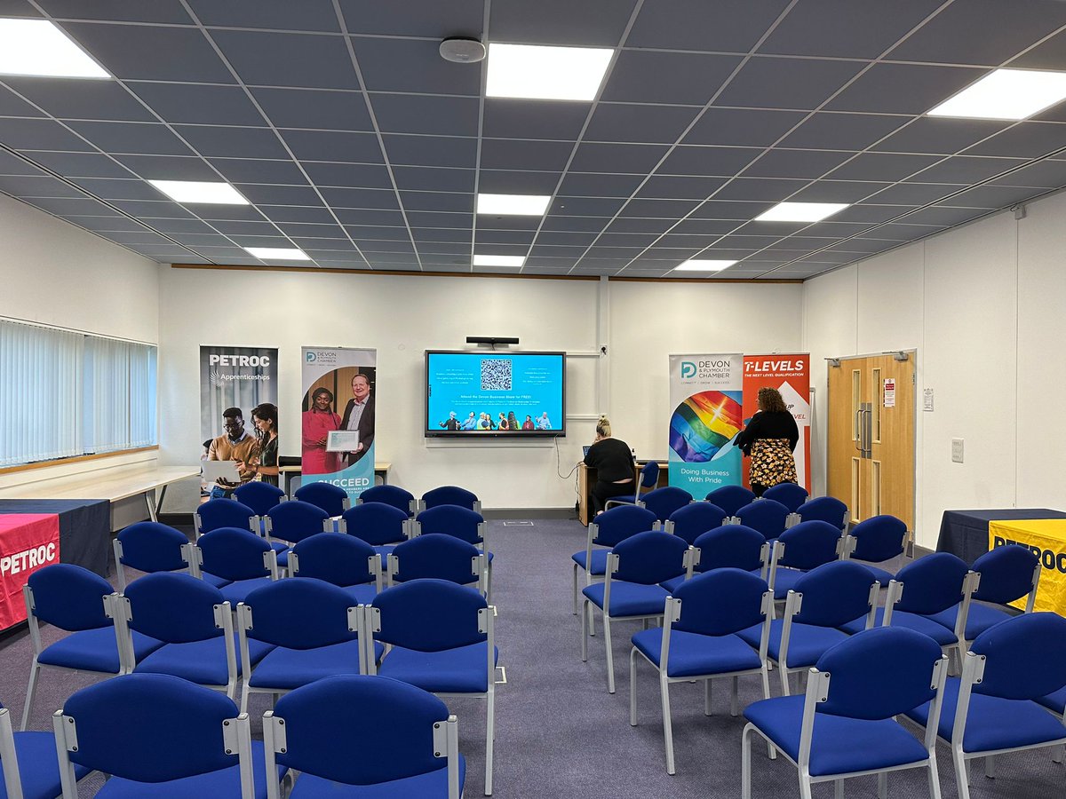 Chamber_Devon's tweet photo. Ready for this morning's #CountyConversations breakfast event at @PetrocOfficial's Tiverton Campus 🗣

Find out more 👇🏼

https://t.co/pBdm4Mwcxw

#connectgrowsucceed #peopleplanetpurpose #networking https://t.co/4h36w4aYsM