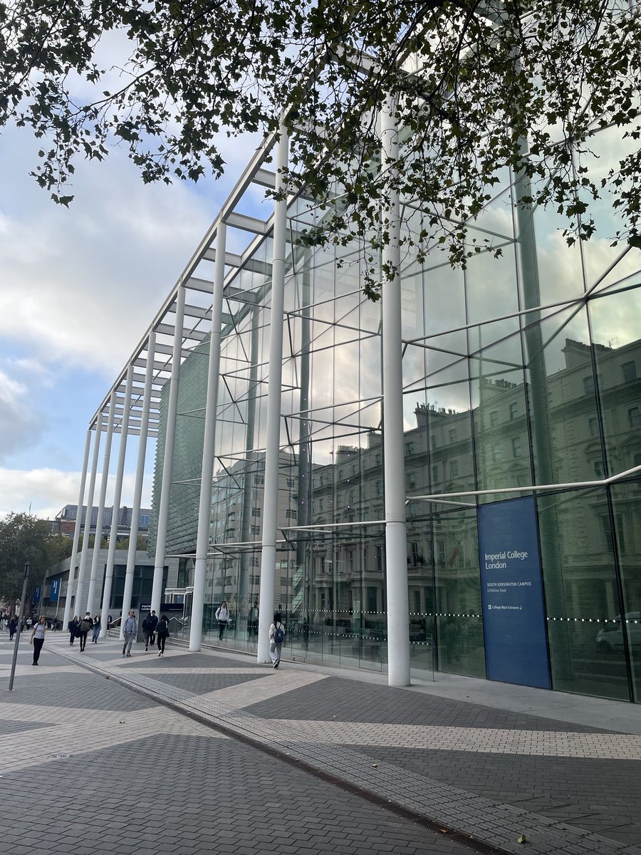 trudemclaren's tweet image. The first day at school feeling is real! #digitalmaternityleaders #dmarmy 🤓