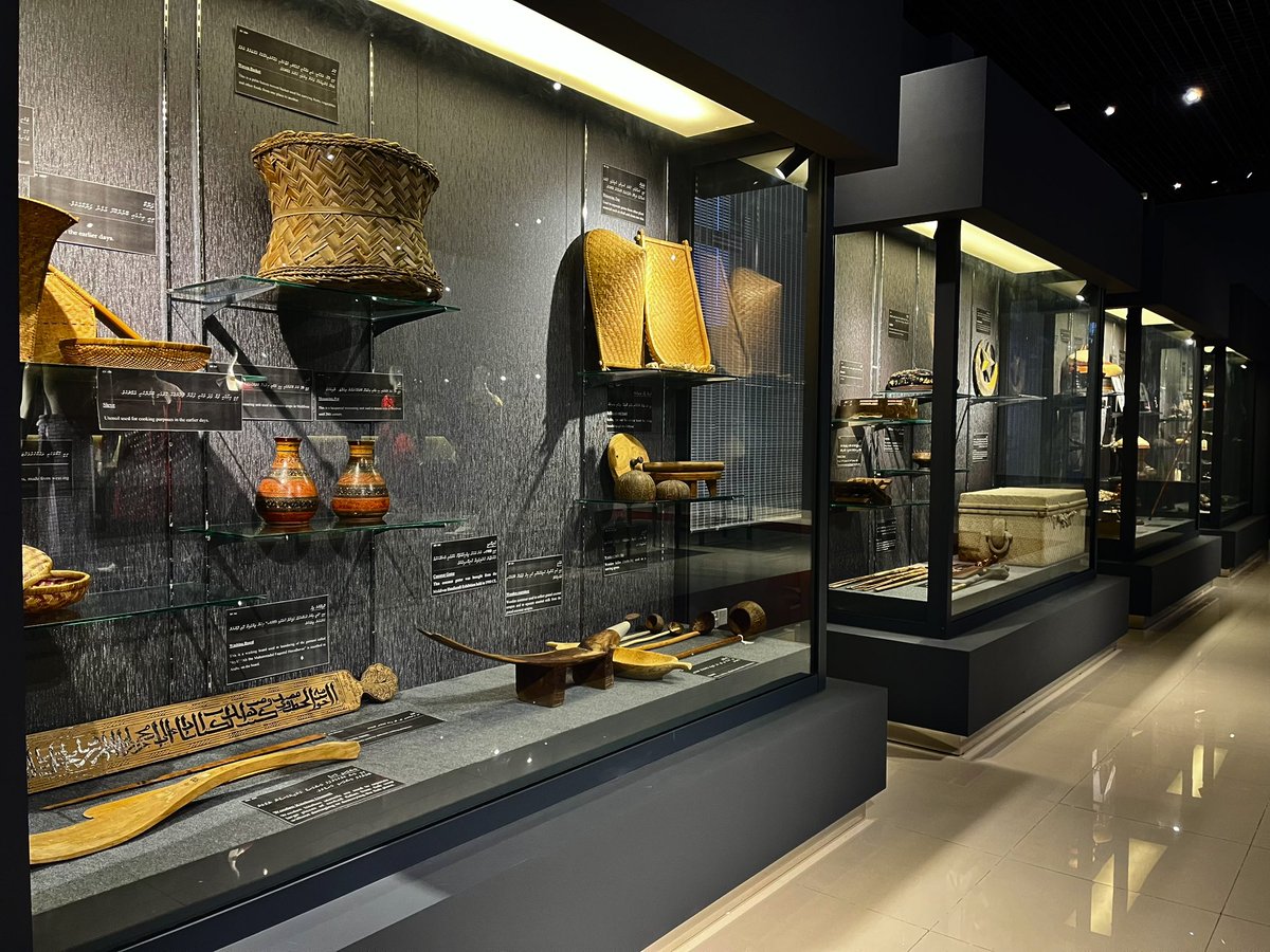 yumna_maumoon's tweet image. ސަރުކާރު ބަދަލުވި ނަމަވެސް ޤާނޫނާއި  އެއްގޮތަށް ސަގާފީ ތަރިކަ ރައްކާތެރިކުރެވި، ސަގާފީ ފަތުރުވެރިކަމާއި ފަންނުވެރިކަމުގެ  ދާއިރާ ކުރިއަރުވުމުގެ މަސައްކަތްތައް ކުރެވިގެން  ދާނެ ކަމަށް އަޅުގަނޑު އުއްމީދު ކުރަން.
#CulturalHeritage 
#CulturalTourism
#ArtsDevelopment