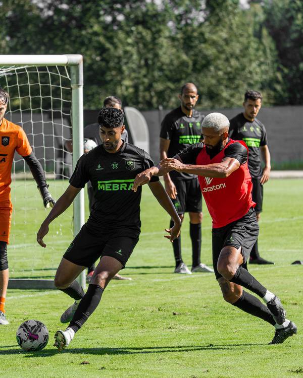lankfcvv's tweet photo. Juntos, levantamos a cabeça, mantemos o espírito de equipa e  preparamo-nos para os próximos desafios.

💚👊🏼O sucesso é construído sobre momentos difíceis. 

💥 Continuaremos a lutar, a aprimorar e a superar todos os obstáculos. 

#vamoscomtudo #wearelank #ligaportugal #lankvila https://t.co/f36wPGvnRI