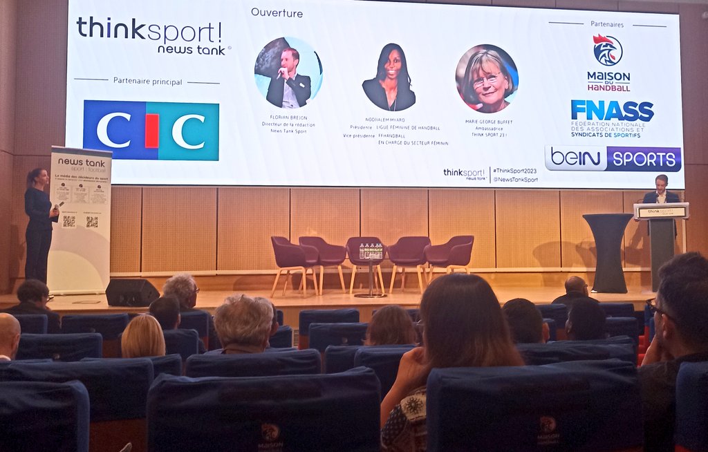 Le #ThinkSport2023 commence à la Maison du handball ! Le sport au féminin au cœur des enjeux ✊🏻
Avec Marie-George Buffet, <a href="/Vanessalemoigne/">vanessa Le Moigne 🇫🇷🇩🇿</a>, <a href="/bbarbusse/">Béatrice Barbusse</a> et beaucoup d'autres exemples à suivre comme Nodjialem Myaro, Laura Georges ou <a href="/ClaudeRevel/">Claude REVEL</a> !
<a href="/AOC1978/">Amélie Oudéa-Castéra</a> <a href="/11emeArt/">11ème Art</a> <a href="/annelaurebonnet/">Anne-Laure Bonnet</a>