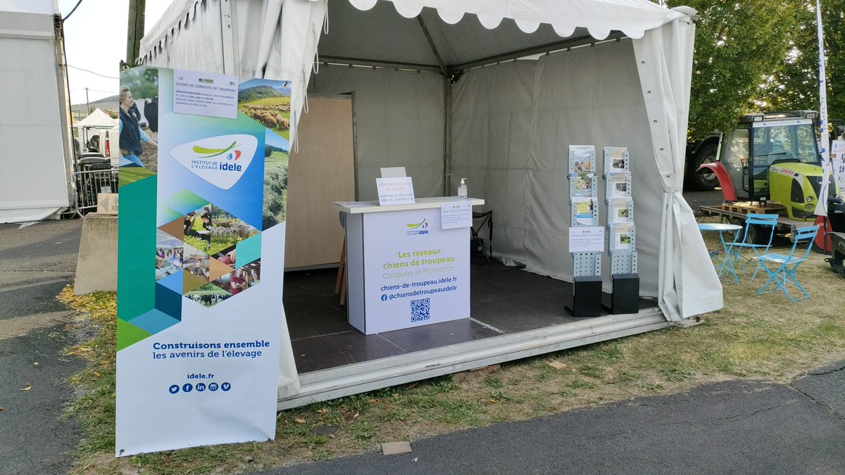 InstitutElevage's tweet photo. 🔴 #SommetElevage 2023 | Top Départ 🏁 J1
Nos collègues sont prêts à vous accueillir durant ces 4 jours 👍
Au programme
✅ 31 conférences
✅ Rencontres avec nos experts
✅ Présentation d'outil : @wearehappygrass, #Devautop, #Decibov...
✅ Démonstration avec @chiens_troupeau 🐶 https://t.co/TYjRwjTVO4