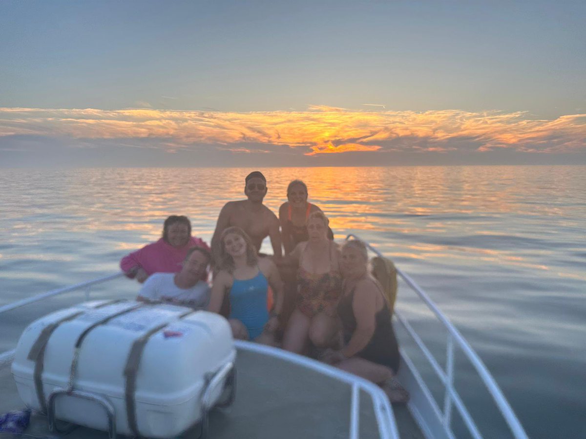 anna_down's tweet photo. Wow! Completely blown away by the generosity shown to @alexdownswim Channel relay with @cosmiccharity Rays. >£17,000 raised by the team for a charity close to our own hearts - 2 years ago she was on @stmaryspicu #fundraising #inspirationalteen #incrediblerecovery #channelswimmer https://t.co/1ugkLHk28Q