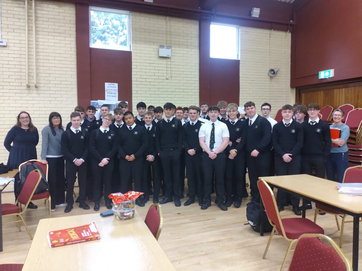 CollegeBenildus's tweet photo. The Sixth Year Spanish students took part in a number of debates about technology for Digital Literacy Week. They showed great skill and technique throughout. Well done boys! #digitalliteracyweek #technology https://t.co/9HGpOnp0Zd