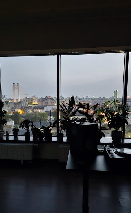 Early Bird 🐦🩷 https://t.co/G6VQm8Yrkl