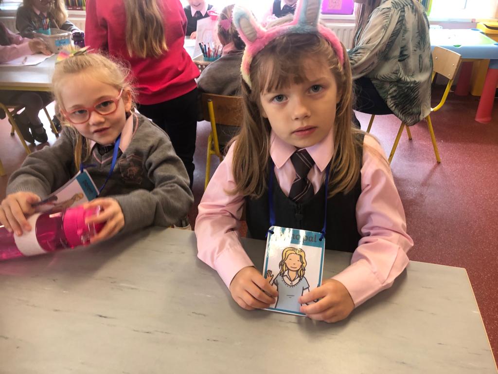 TogherGirls's tweet photo. These students from Mrs.Looney/Ms.O'Shea's class @TogherGirls were snapped doing role play as part of the #Aistear theme 'My family'. No doubt they put their new vocabulary to great use. @PDSTLiteracy @cork_cesc   #language #pairwork #togher https://t.co/0gzawIgukN
