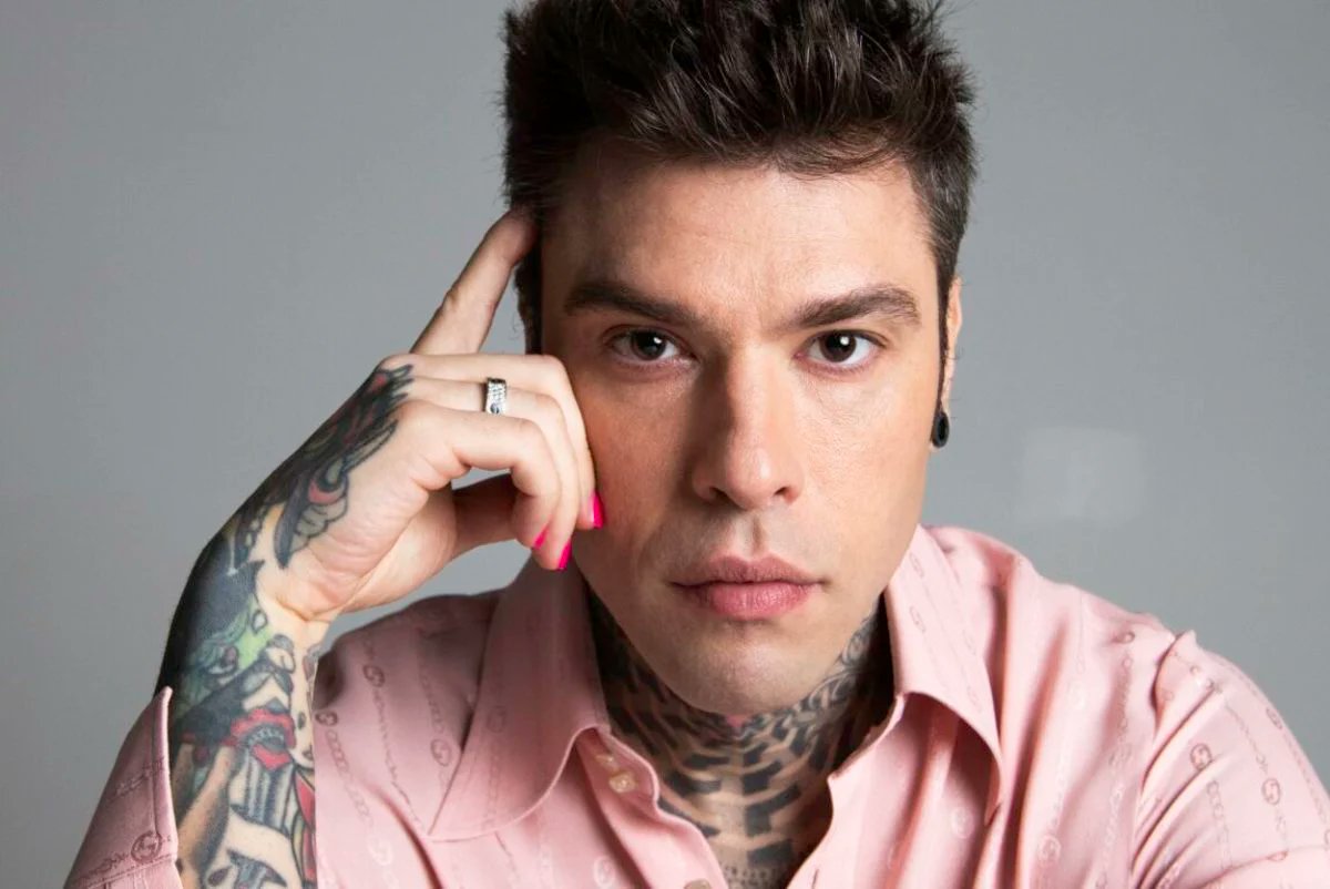 SPYit_official's tweet photo. Fedez come sta? Parla il padre: «Dobbiamo essere forti per lui»
LINK https://t.co/SoQBWFIypw
#forzafederico #fedez #3ottobre #salute #rapper #chiaraferragni #operazione #comesta #nobel #milano #Fatebenefratellidimilano #influencer https://t.co/fTMCErz3AR