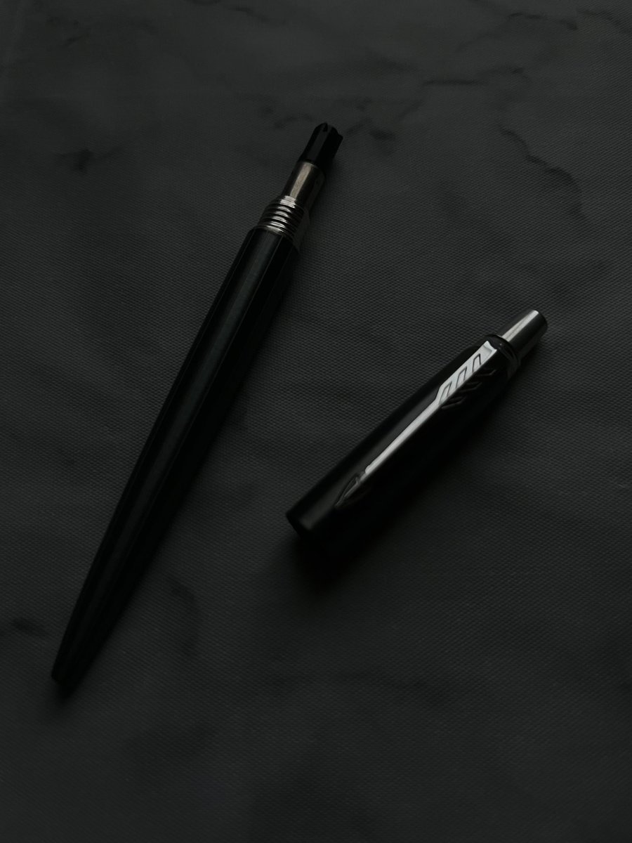 Yorozu_st's tweet photo. 造形美
PAKER JOTTER
iPhoneクオリティ
#文房具
#文房具好き
#ボールペン
#PAKER https://t.co/rJJGe1Phzb