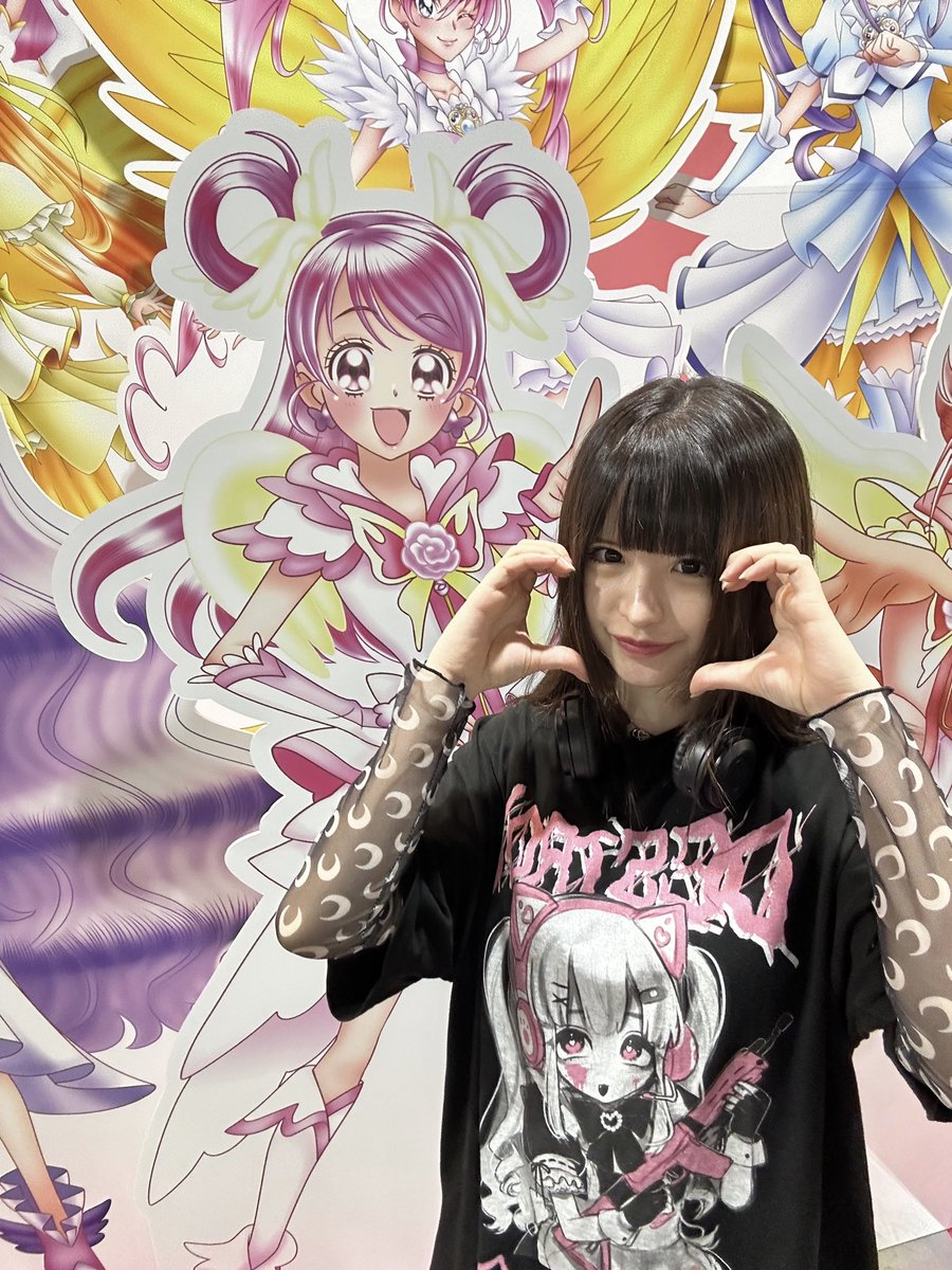 magicapple_coco's tweet photo. お給仕前^^写真はあんまわからんが今日はいつもよりメイク濃いくした^^
プリキュアやったら断然キュアドリーム https://t.co/8LjRsvRU7N