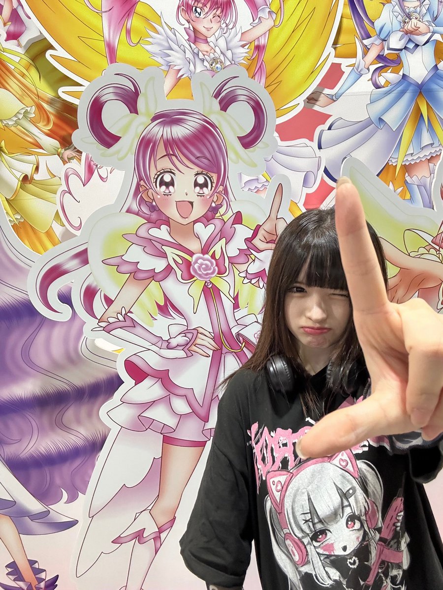 magicapple_coco's tweet photo. お給仕前^^写真はあんまわからんが今日はいつもよりメイク濃いくした^^
プリキュアやったら断然キュアドリーム https://t.co/8LjRsvRU7N