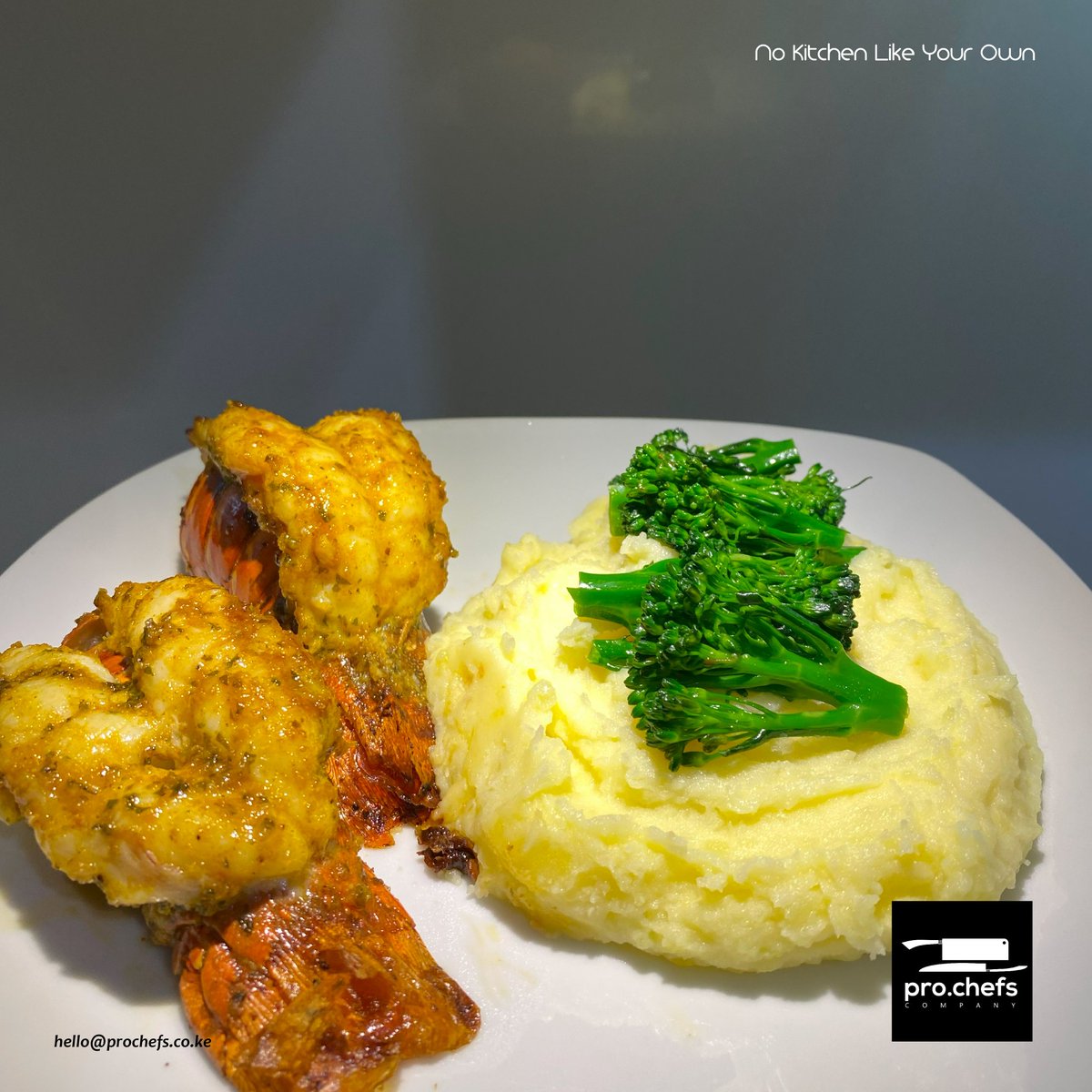 GaddamitMaze's tweet photo. 🧀Cheesy Mashed Potatoes,🥦 Steamed Broccoli,🦞Grilled Lobster Tail.
Together, they create a symphony of flavours and textures that dance on your palate. #NoKitchenLikeYourOwn #Lobster #FoodieTrio #FlavourExplosion #CulinaryDelights #ProChefsCatering
https://t.co/My3rNwGnxN https://t.co/ljp6La9zI5