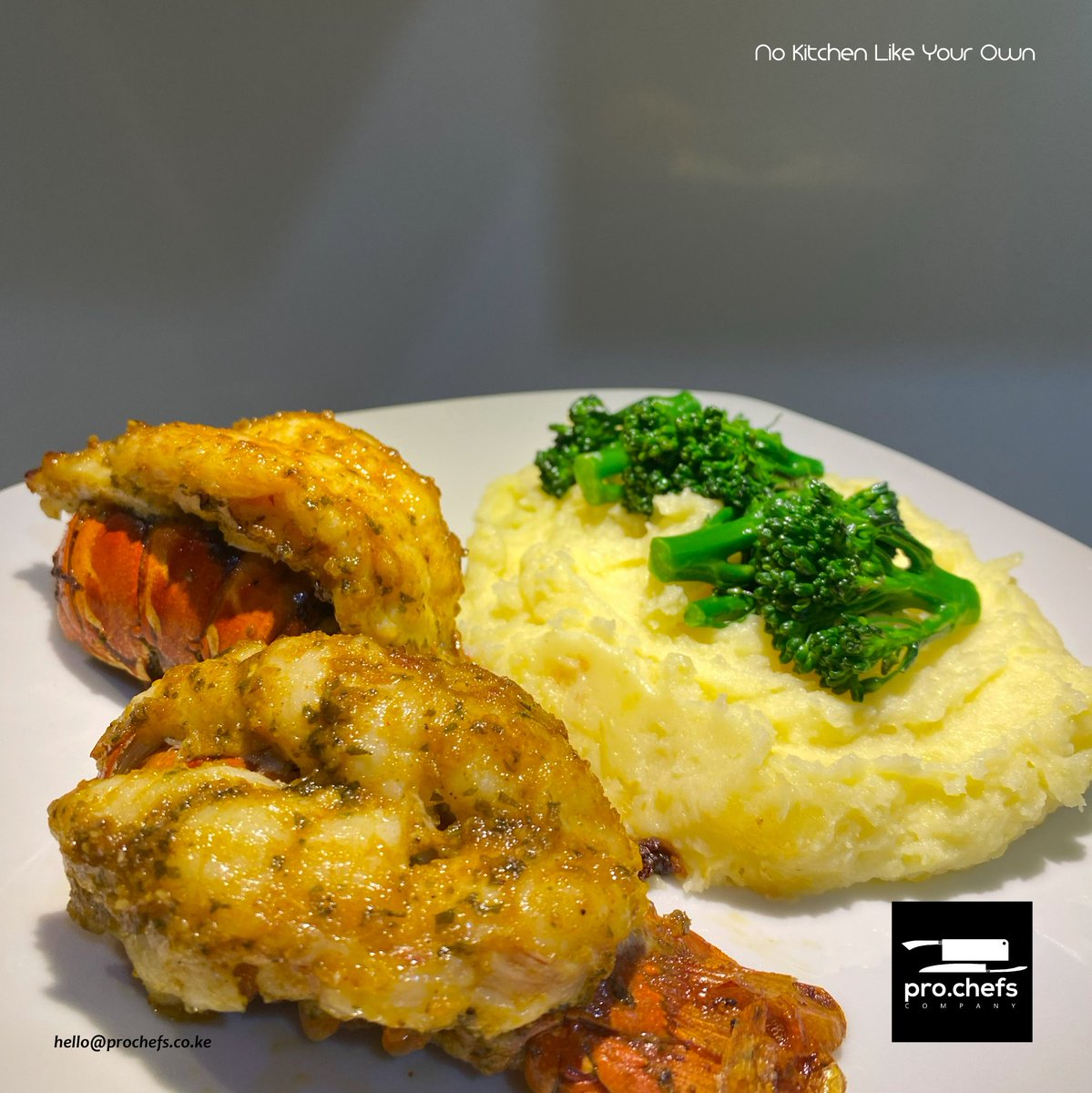 GaddamitMaze's tweet photo. 🧀Cheesy Mashed Potatoes,🥦 Steamed Broccoli,🦞Grilled Lobster Tail.
Together, they create a symphony of flavours and textures that dance on your palate. #NoKitchenLikeYourOwn #Lobster #FoodieTrio #FlavourExplosion #CulinaryDelights #ProChefsCatering
https://t.co/My3rNwGnxN https://t.co/ljp6La9zI5