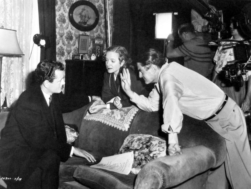 #LeoMcCarey directs Robert Walker and Helen Hayes in 'My Son John', (1952). 📣🎬🎞️📽️ #FilmTwitter #ClassicMovies #TCMParty #OnThisDay