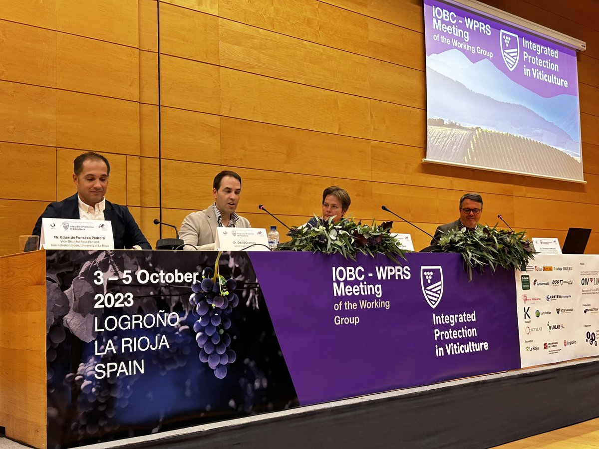 GianfRomanazzi's tweet photo. @IOBC_WPRS following welcome address by Dominique #Mazzi, Christoph #Hoffman, Eduardo #Fonseca #Pedrero and convente David #Gramaje, Chloe #Delmas opens the #IOBC #WPRS #meeting on #integrated #protection in #viticulture in #Logroño https://t.co/HPTFfGLSq8