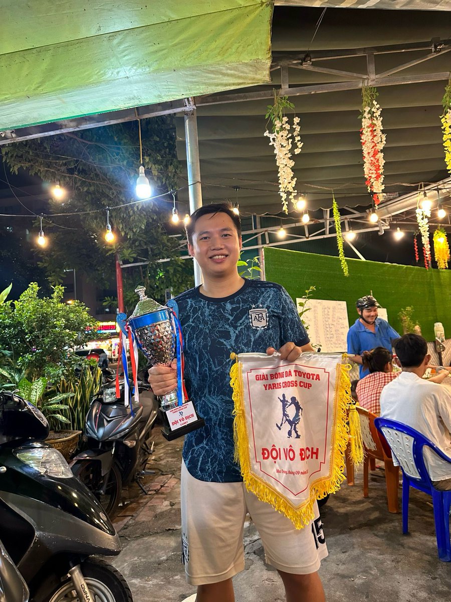 Thienm10's tweet photo. Champion https://t.co/j1wMga6EbV