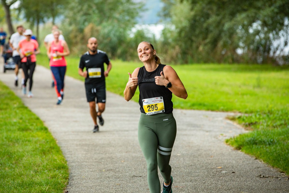 SupCasper's tweet image. Beleef de unieke stratenloop door Hillegersberg tijdens de Bergse Plasloop, zondag 8 oktober! Ontdek de prachtige route langs de Rotte en de Bergse Voorplas. Schrijf je nu in en steun met jouw deelname #SupportCasper 👉 srln.nl/hci2y #BergsePlasloop #BPL2023