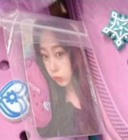 aespapcs's tweet photo. [preview] 에스파  x CROCS
aespa x crocs 
exclusive photocard 

⭐️ 닝닝 지젤 윈터
 NINGNING GISELLE WINTER 

*collaboration out by 4th October ! https://t.co/WnyEtktYBK