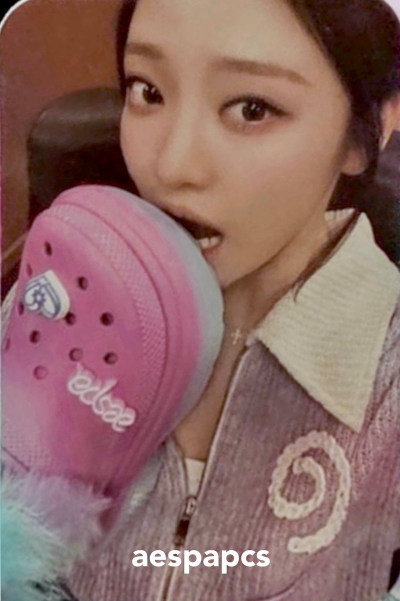 aespapcs's tweet photo. [preview] 에스파  x CROCS
aespa x crocs 
exclusive photocard 

⭐️ 닝닝 지젤 윈터
 NINGNING GISELLE WINTER 

*collaboration out by 4th October ! https://t.co/WnyEtktYBK