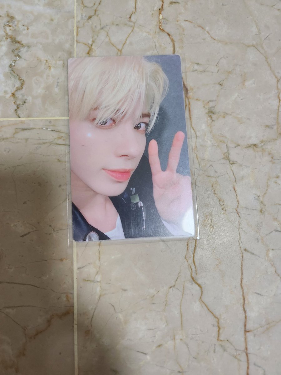 tyunwig's tweet photo. wts taehyun blue hour ld 
qyop
ww shipping !

tags: txt wts taehyun kang taehyun pc ld 투바투 포카 양도 태현 강태현 럭드 blue hour https://t.co/gcvTBenyTw