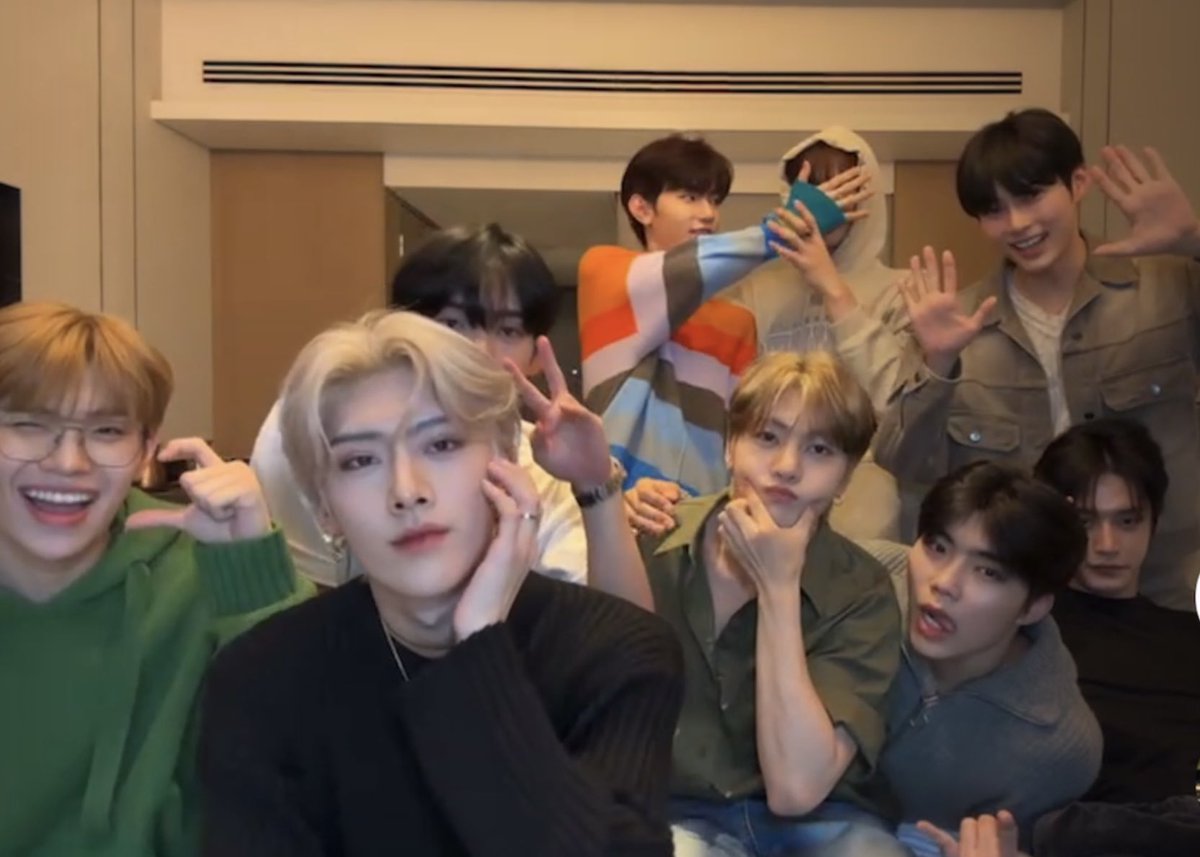 owl🦉 tweet media