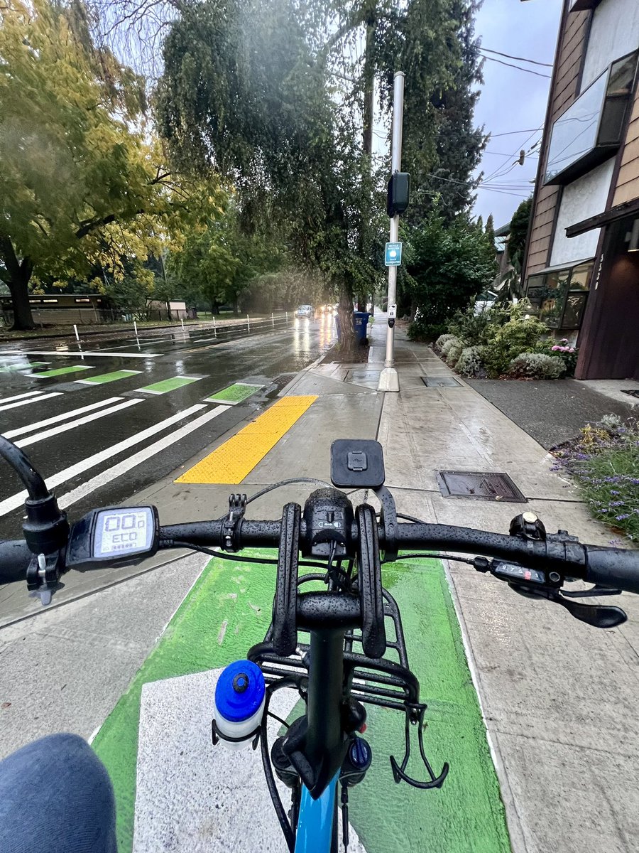 A little wetter than usual but otherwise my #WeekWithoutDriving is very similar to my last 3 years of commute/school drives. I can’t believe few years ago I was afraid to bike in the rain, it’s actually not bad at all with the right gear.