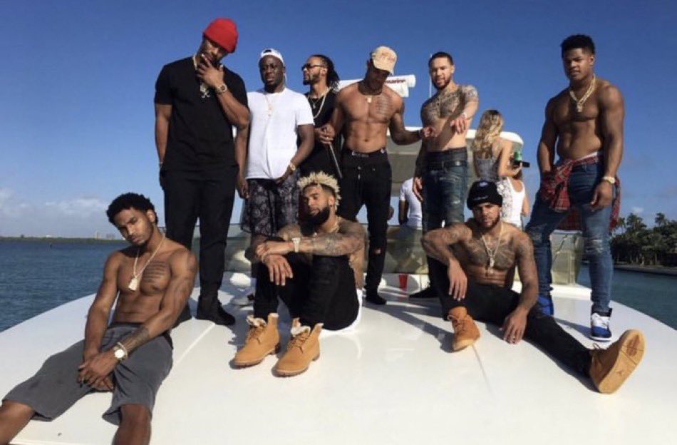 11-93

That’s the New York Giants record since this photo was taken.