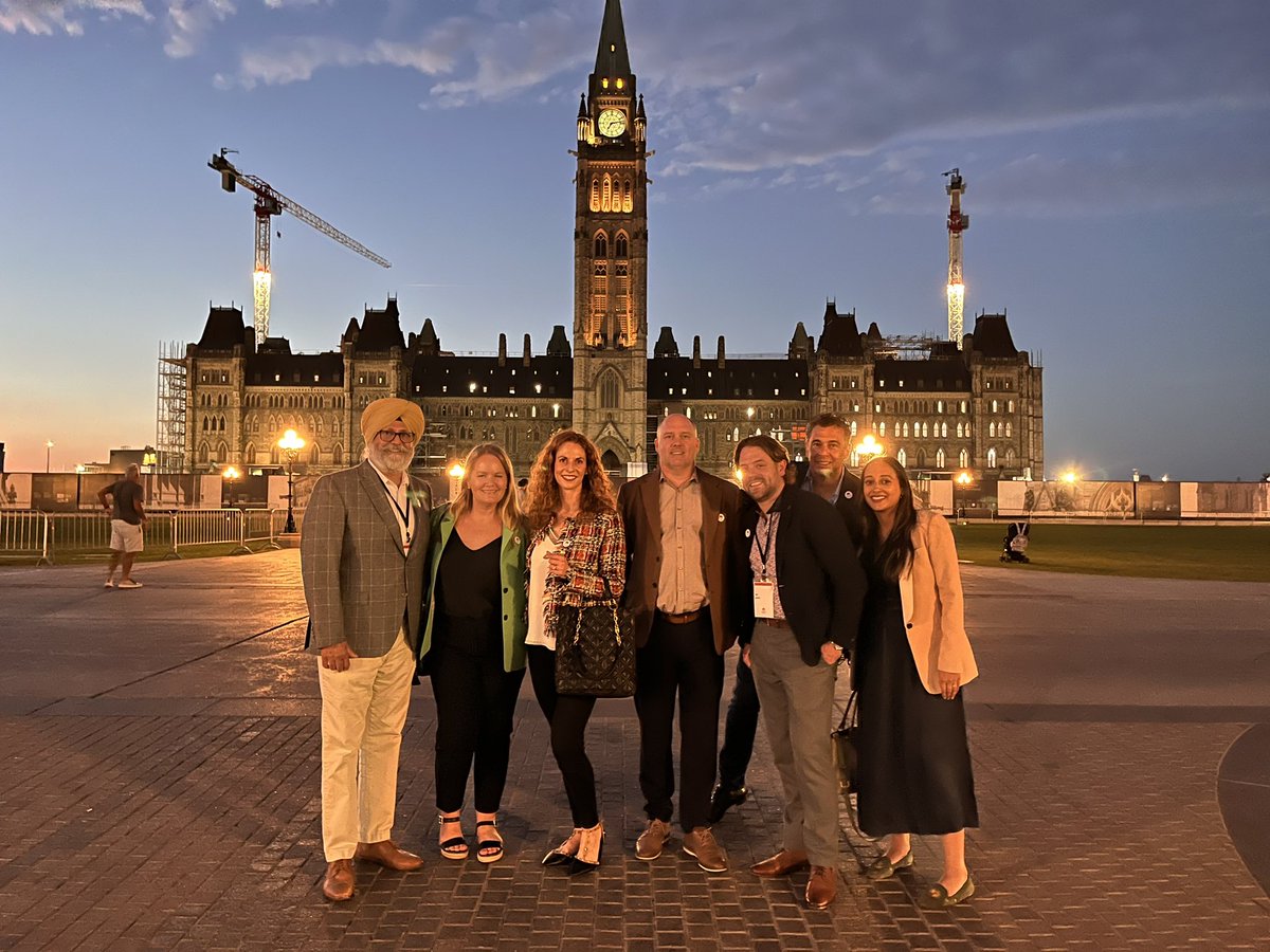 VLAlexander's tweet photo. Team @MortgageProsCan is in Ottawa pushing for #housing &amp; #mortgage affordability!
Meeting w/ government, opposition, &amp; MPs - we are advocating for⬇️
🏡Increasing insured mortgage cut off from $1M to $1.25M
🛡️Fraud Prevention
🤝Permanent Housing Roundtable
#cdnpoli #MPCinAction https://t.co/DxmAZ2I5fD