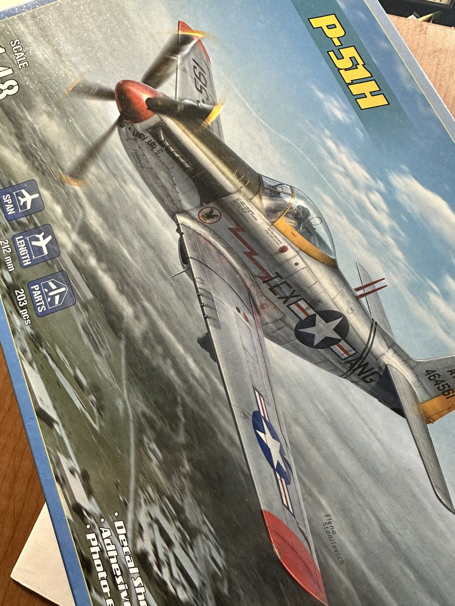 「買っちった。 やっぱり実物を見てしまうと、プラモデルで欲しくなる。P-51H、面」|松田未来　Comicリュウで「夜光雲のサリッサ」好評連載中！のイラスト