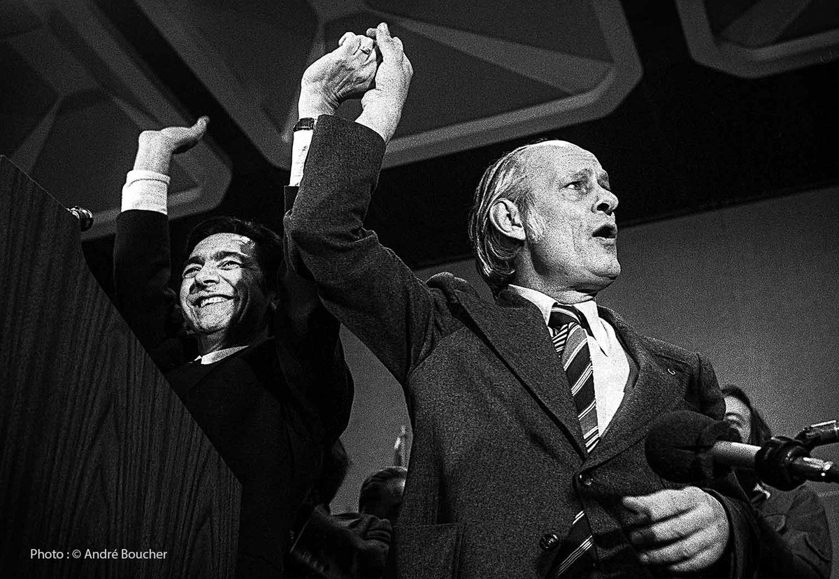 Victoire du parti québécois, Camille Laurin, père de la loi 101 et René Lévesque, Québec 1976
Photo tirée de ma nouvelle éditions Le Chant du Sablier avec étui pour les collectionneurs.
Limitée à 30 copies, numérotée et signée.
Disponible sur mon site andreboucher.com